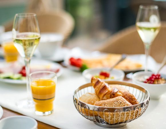 fruehstueck-sekt-1110×620 fruehstueck-sekt-1110x620